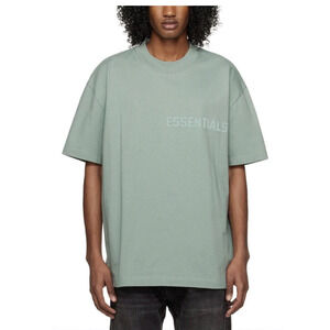 (M) NWT Fear of God Essentials Short Sleeve Tee in Sycamore